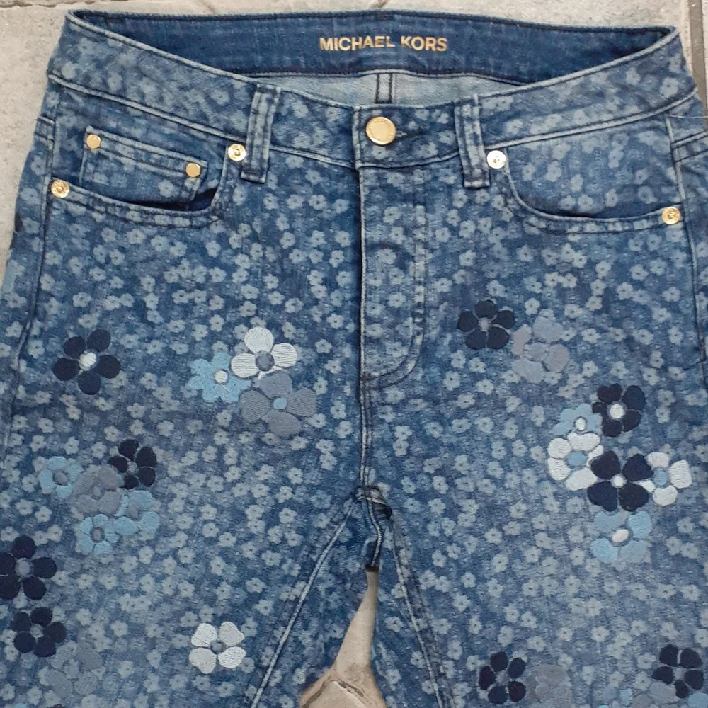 *Michael Kors Floral Embroidered Cropped Jeans From - Picture 3 of 6